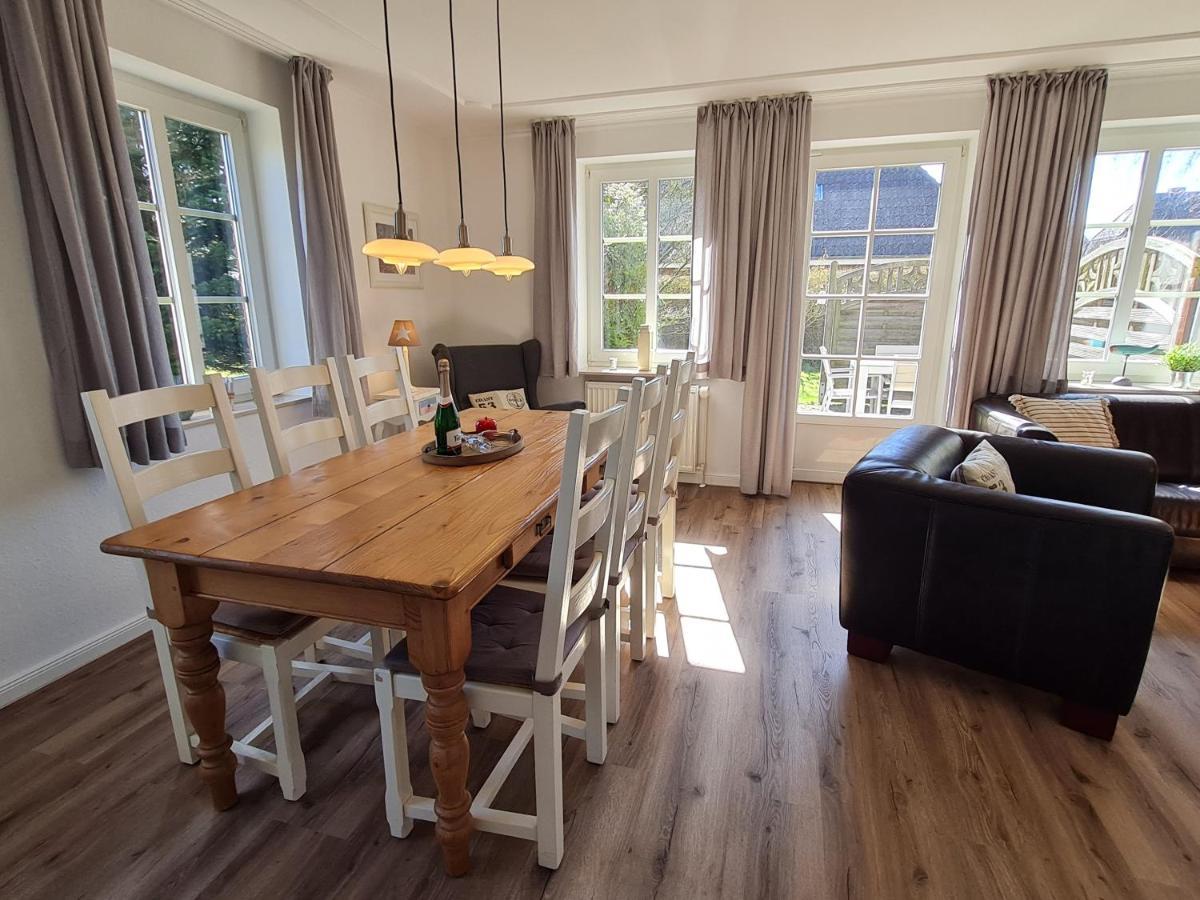 Ferienhaus Ellen, Eg Whg Utersum Buitenkant foto