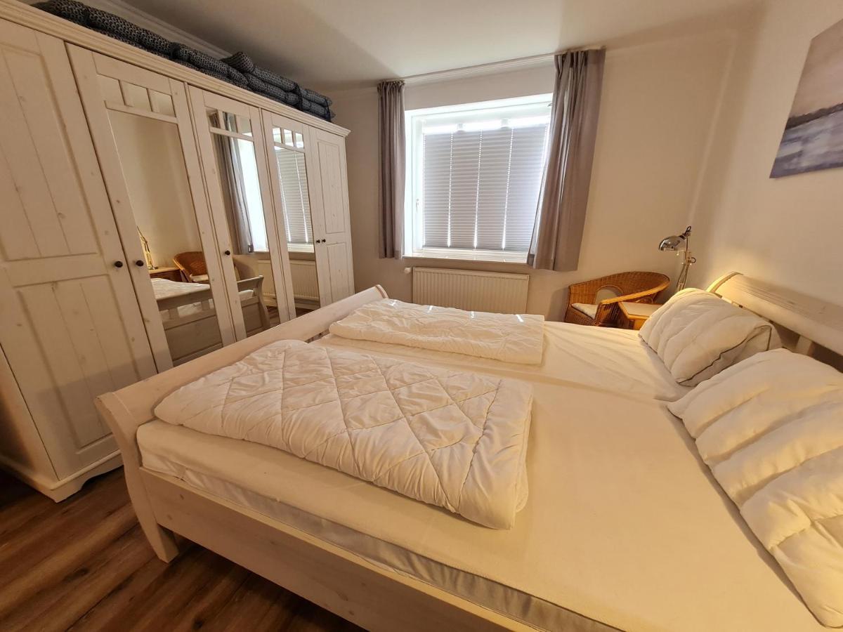 Ferienhaus Ellen, Eg Whg Utersum Buitenkant foto